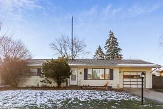204 W Roosevelt St, Harvard, IL 60033