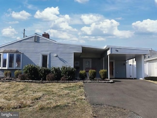 69 Tulip Ln, Levittown, PA 19054