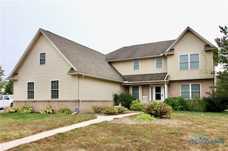7001 Shadowridge Dr, Waterville, OH 43566