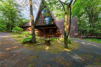 531 Spickert Knob Rd, New Albany, IN 47150