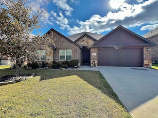 526 Clearlake Dr, Waxahachie, TX 75165