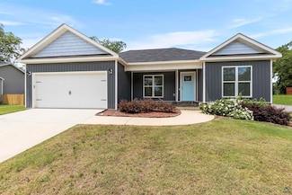 115 Plantation Dr, Cochran, GA 31014