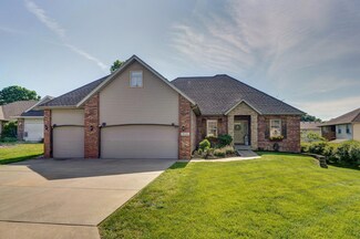3220 N Laurel Ave, Springfield, MO 65803