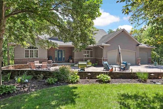 1440 Vine Ave, Riverside, IA 52327