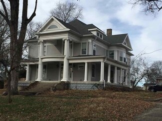 700 N Mulberry St, Mount Carmel, IL 62863