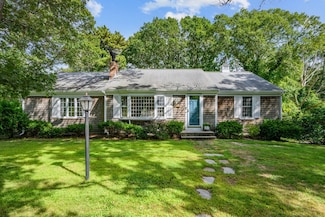 882 W Yarmouth Rd, Yarmouth Port, MA 02675