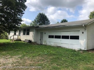 12598 S 36th St, Vicksburg, MI 49097
