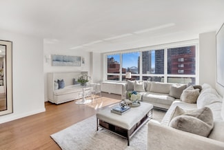 200 E 94th St Unit 801, New York, NY 10128