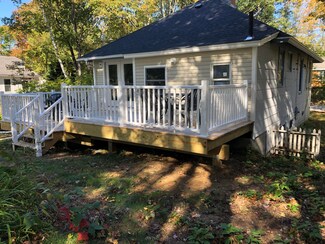 147 Central Ave, Peaks Island, ME 04108