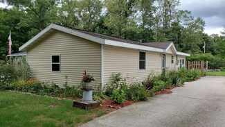2137 E Oak St, Newaygo, MI 49337