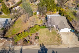11462 Wales Dr, Redding, CA 96003