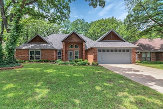 7813 Aubrey Ln, North Richland Hills, TX 76182