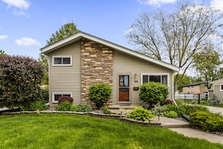 525 N 3rd Ave, Villa Park, IL 60181