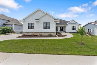 6697 Morning Dew Ln, Sun Prairie, WI 53590