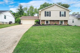 713 Greenridge Ln, Saint Peters, MO 63376