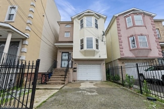 536 S 11th St, Newark, NJ 07103