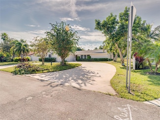 8 NW 24th St, Delray Beach, FL 33444