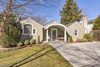 26 N Lake Shore Dr, Rockaway, NJ 07866