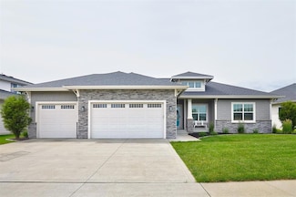 16884 Baxter Dr, Clive, IA 50325