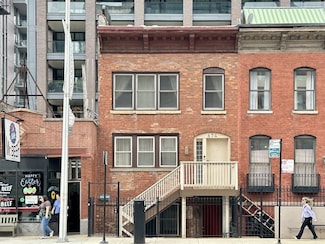 674 N Orleans St Unit 1, Chicago, IL 60654