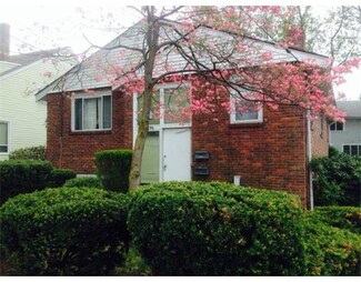 794 Heath St Unit 796, Chestnut Hill, MA 02467