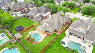 6120 Southwell Ln, League City, TX 77573