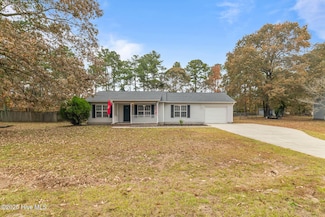 204 Chappell Creek Ct, Richlands, NC 28574