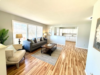 3438 N Mayfair Rd, Milwaukee, WI 53222