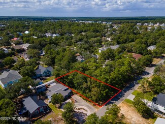 223 NE 46th St, Oak Island, NC 28465