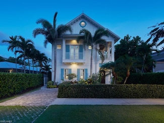 242 2nd Ave S, Naples, FL 34102