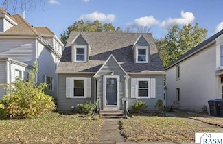 411 N Broad St, Mankato, MN 56001