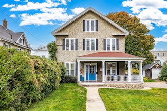 8 Pearl St, Groton, CT 06340