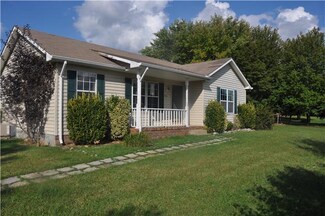 5176 Drake Rd, Cedar Hill, TN 37032