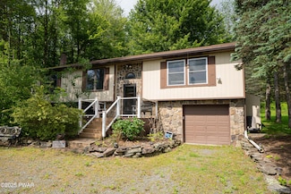 28 Woodcrest Ln, Lake Ariel, PA 18436