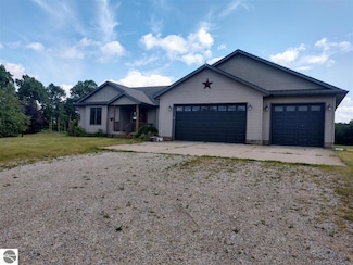 7080 E Holland Lake Rd, Carson City, MI 48811