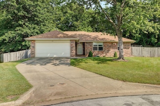 3357 W Rockwood St, Springfield, MO 65807