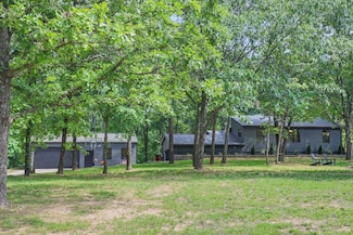 8645 Manor Dr, Bentonville, AR 72712