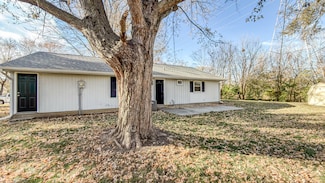 3334 Ridgewood Dr, Champaign, IL 61821