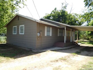 1109 Hough, Adkins, TX 78101