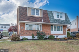 825 Hood Rd, Swarthmore, PA 19081