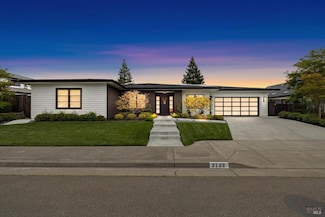 3732 Lakebriar Place, Santa Rosa, CA 95403