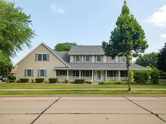 125 E Wayfarer Ln, Appleton, WI 54913