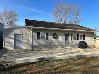 514 Dewey St, Rushville, IL 62681
