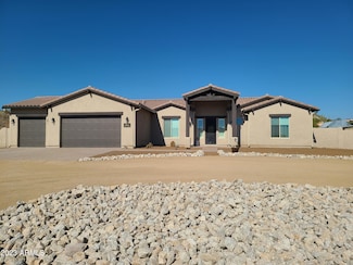 48515 N 13th Ave, New River, AZ 85087