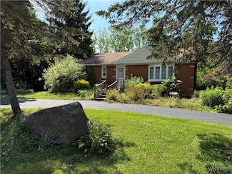 3902 Calkins Rd, Youngstown, NY 14174