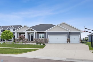 2092 67th Ave S, Fargo, ND 58104