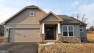 4 Oak Ave, Mifflinburg, PA 17844