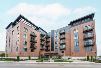546 Green Bay Rd Unit 401, Highwood, IL 60040