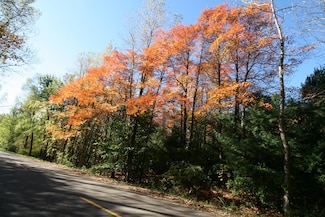 E.2 70th St, South Haven, MI 49090