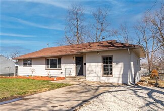 704 Duck Rd, Grandview, MO 64030